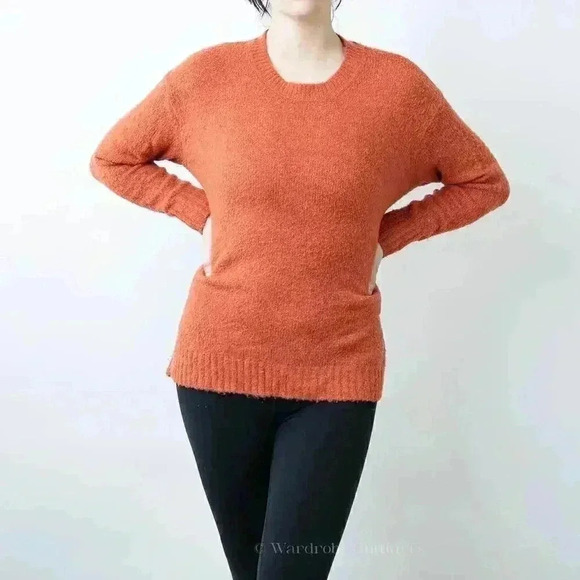 Philosophy Burnt Orange Soft Fuzzy Crewneck Sweater - M - Picture 2 of 4